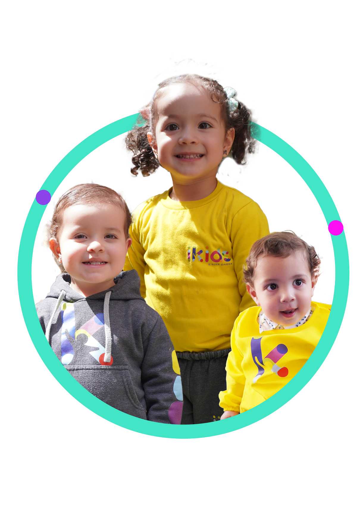 Niños aprendiendo en iKids